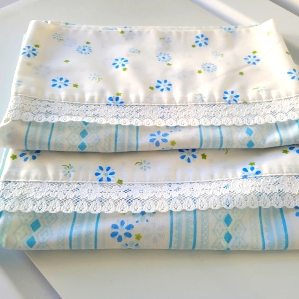 Vintage King Size Pillowcase Set (2 pieces) • Floral Print
